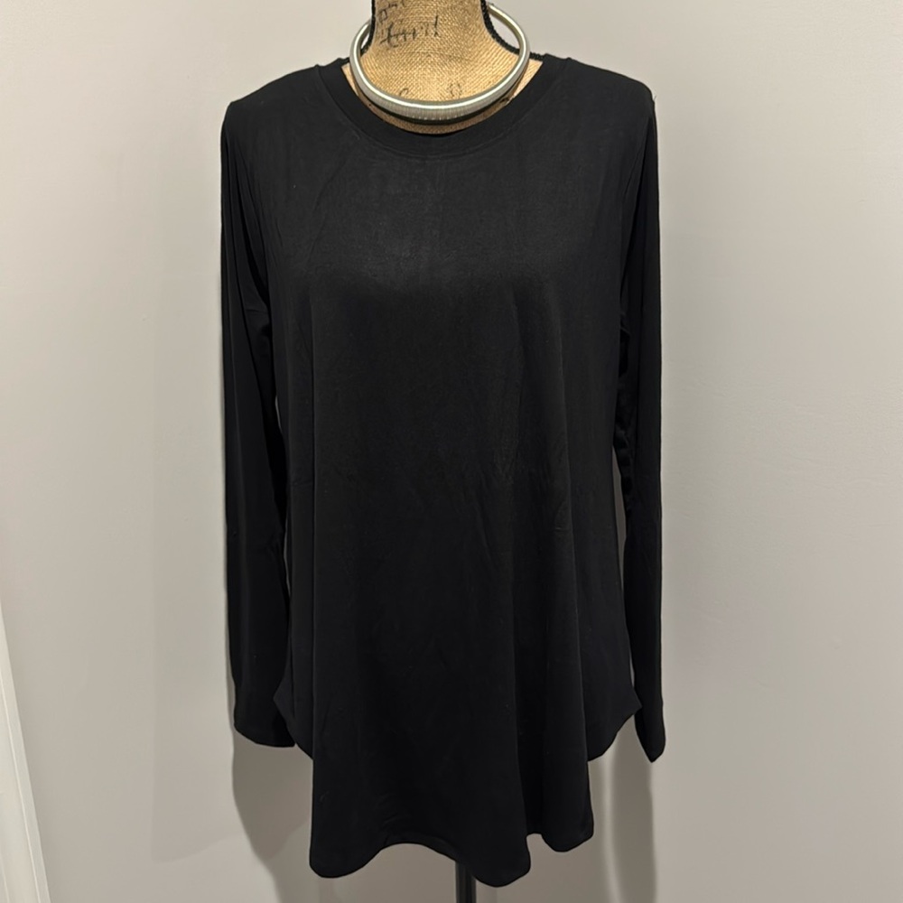 NWT Zenana Plus Long Sleeve Round Neck Round Hem Top